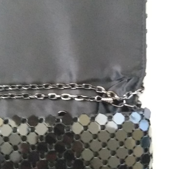 Shiney black metal purse - Picture 3 of 9